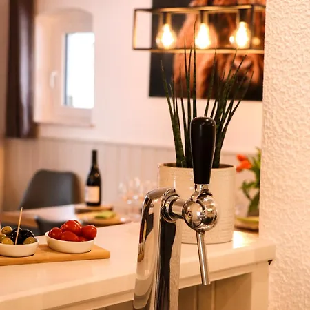 Vue Sur La Vallee - Family In With Private Pool 말메디